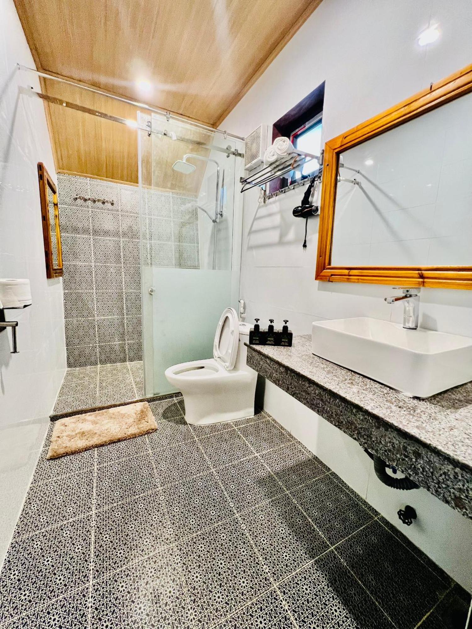 Tropical Valley Homestay - Villas Phong Nha Esterno foto