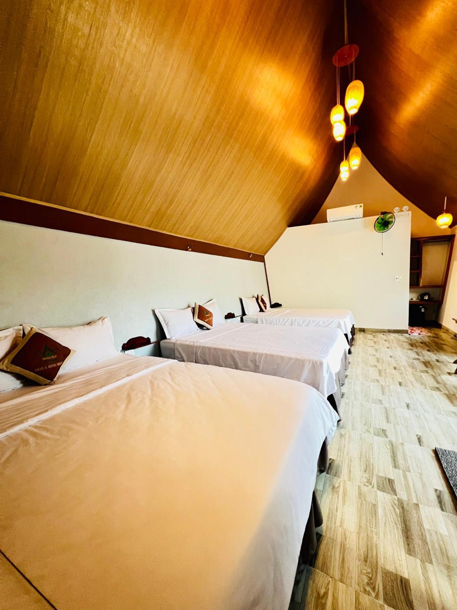 Tropical Valley Homestay - Villas Phong Nha Esterno foto