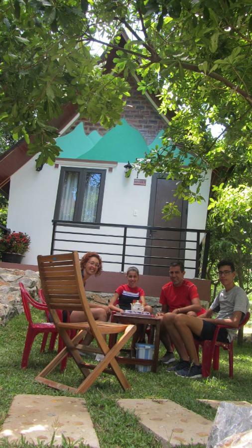 Tropical Valley Homestay - Villas Phong Nha Esterno foto