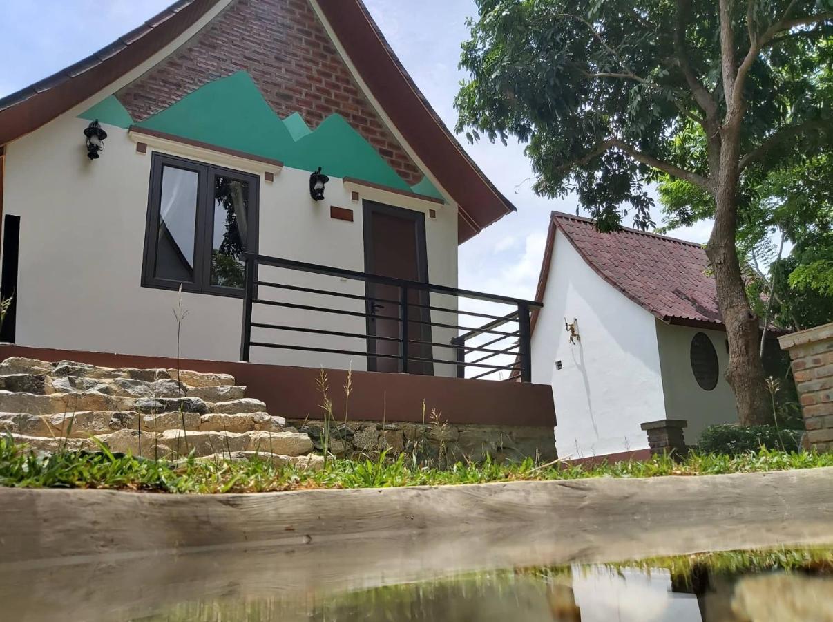 Tropical Valley Homestay - Villas Phong Nha Esterno foto